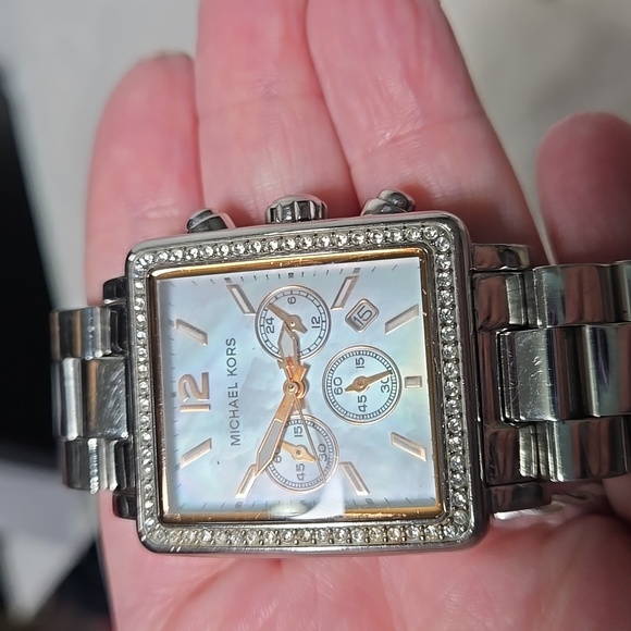 Michael Kors Chronograph Quartz Crystal Watch MK5350 - Picture 5 of 12